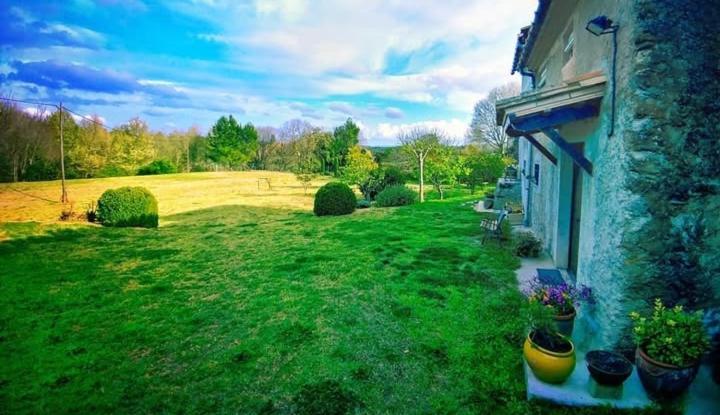 Penzion Cal Xaiet Llampaies Exteriér fotografie